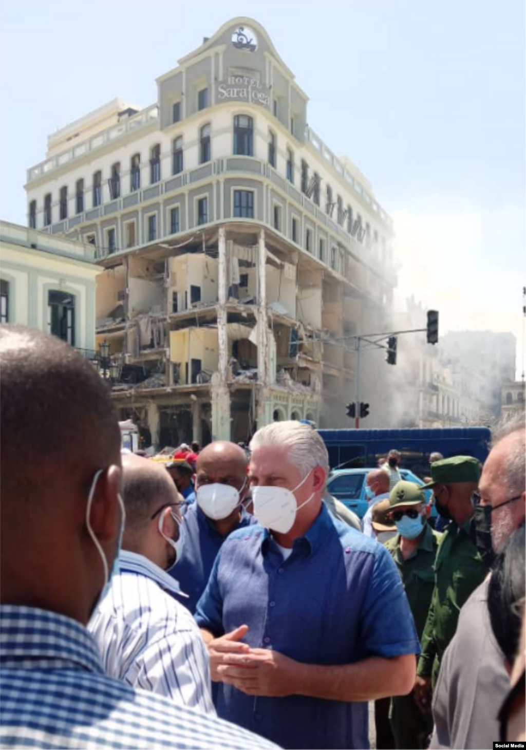 Miguel Díaz -Canel acudió a la zona de la tragedia.