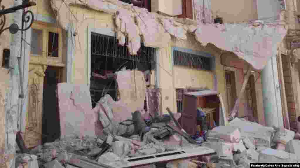 En horas del mediodía del 3 de noviembre se desplomó parcialmente un edificio ubicado en Prado y Refugio, en La Habana.