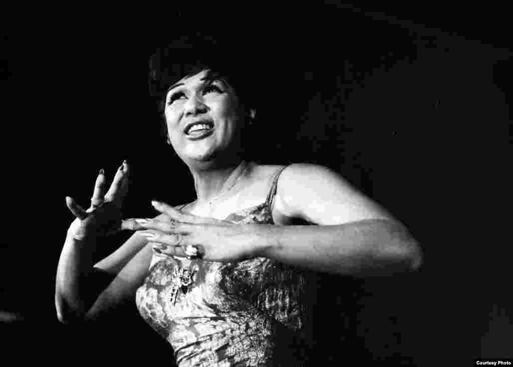 OLGA GUILLOT en Televicentro México 1964. Fotos: cortesía de Olga María Touzet y Guillot.