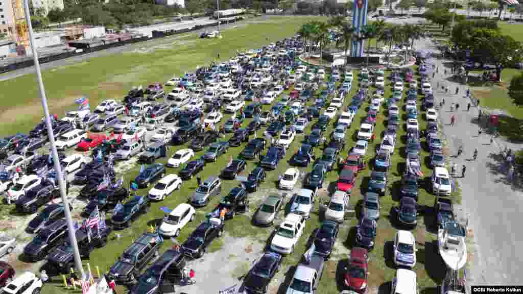 Caravana de apoyo a la reelección del Presidente Donald Trump en Miami.