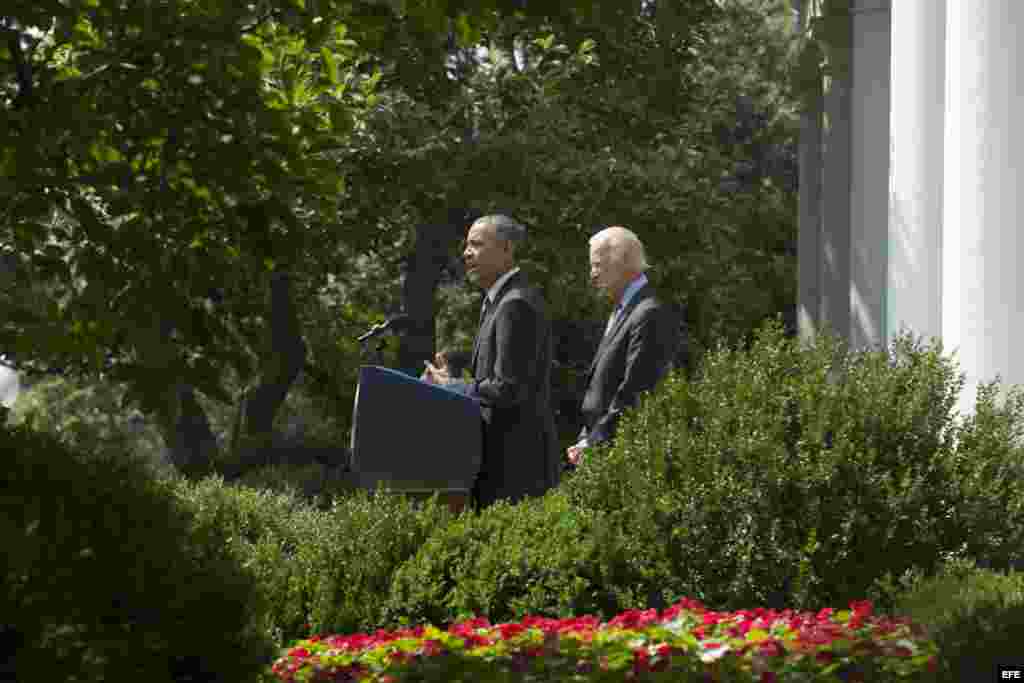 Obama anuncia "histórico" acuerdo para abrir embajadas con Cuba.
