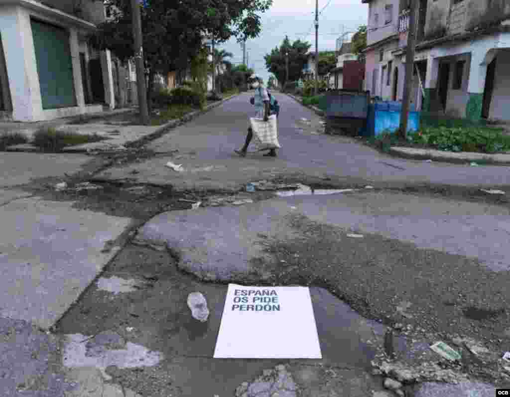 Perdón Español en las calles de La Habana, obra del artista Abel Azcona