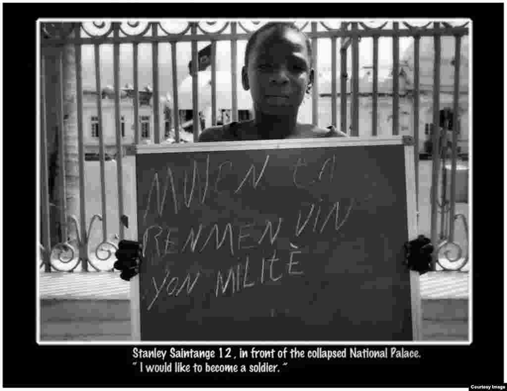"Quiero convertirme en soldado". Foto Roberto Koltún, cortesía de The Miami Herald.