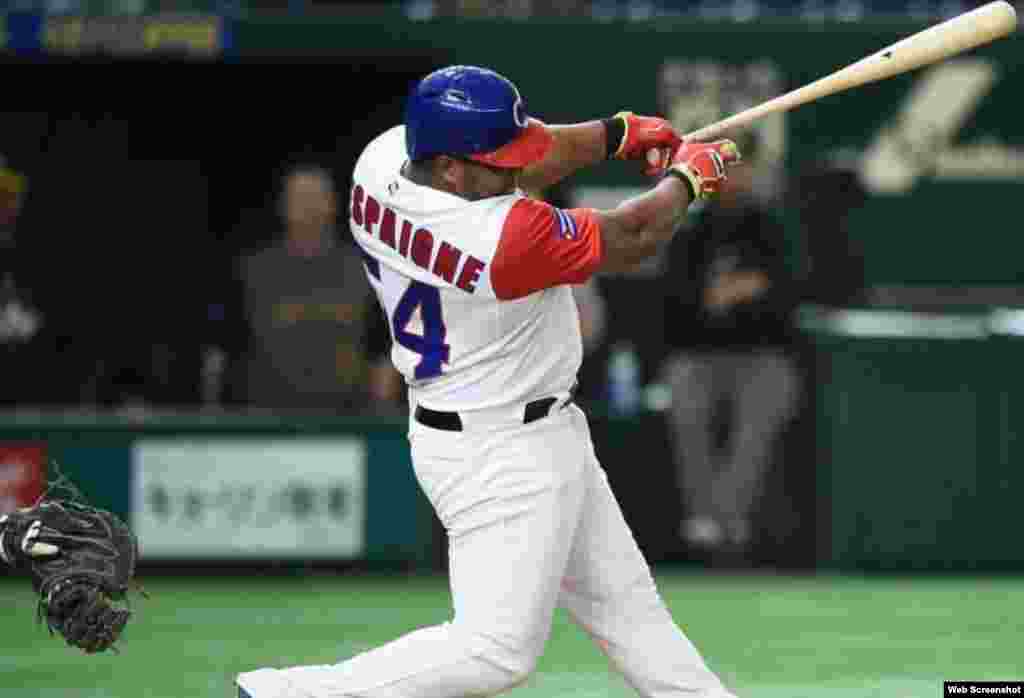 Un oportuno jonrón de Alfredo Despaigne con las bases llenas dio a Cuba un peleado triunfo ante Australia 4x3, para colocarla en la segunda ronda del IV Clásico Mundial de Béisbol. 