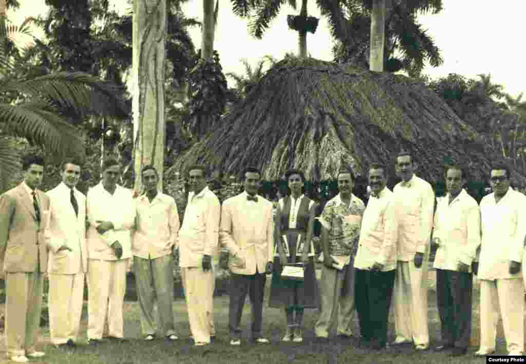 Ernesto Lecuona, Agustín Lara y otros en la finca La Comparsa, de Lecuona.