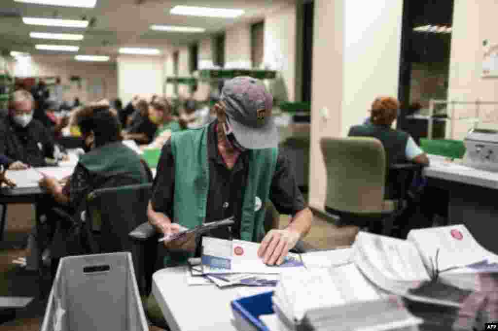 Elecciones en Estados Unidos 2020. Un centro de votación en Denver, Colorado.