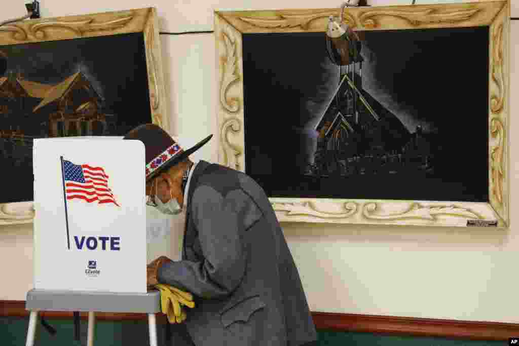 Elecciones en Estados Unidos. Un centro de votación en Idaho. AP Photo/Otto Kitsinger