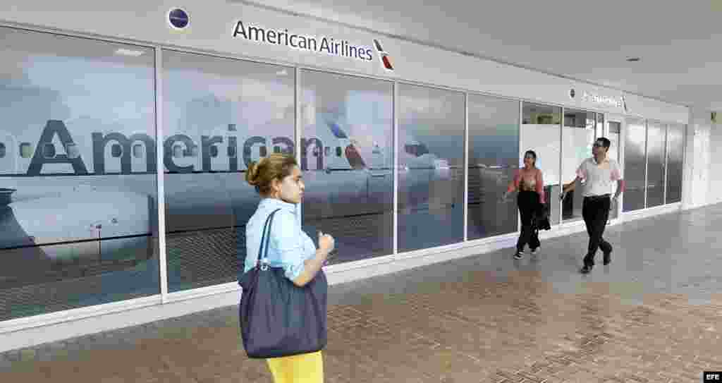 Fotografía de una oficina de la aerolínea American Airlines hoy, viernes 11 de noviembre de 2016, en La Habana (Cuba).