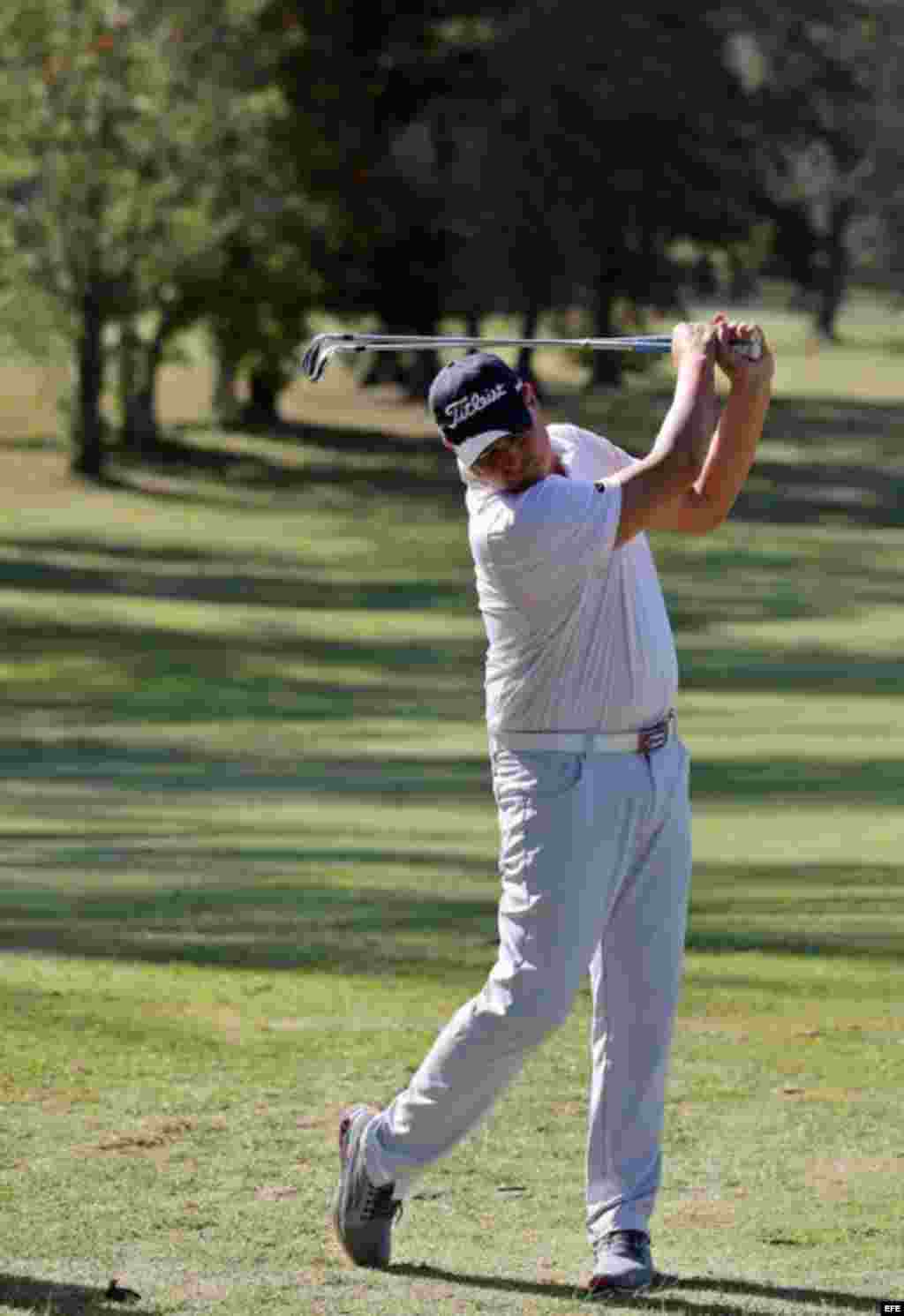 Antonio Castro Soto del Valle participa en un "clinic" (clase intensiva) impartido por el golfista español Miguel Ángel Jiménez , en La Habana, Cuba.