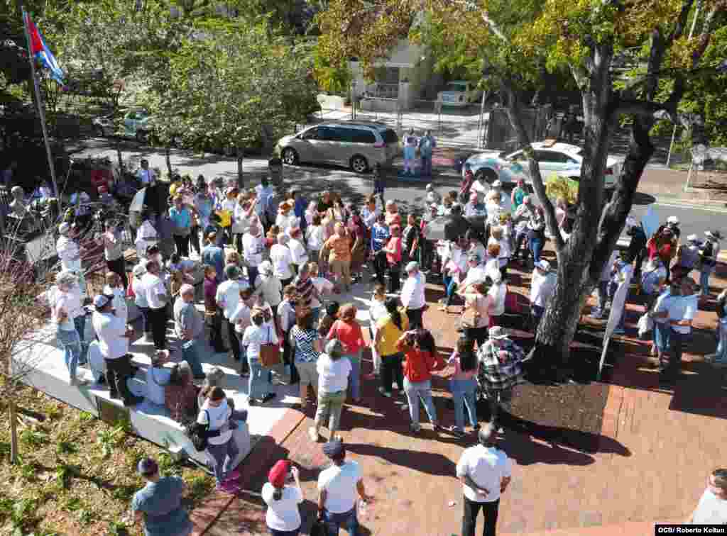 Cubanos exiliados reclaman derechos de reunificación familiar