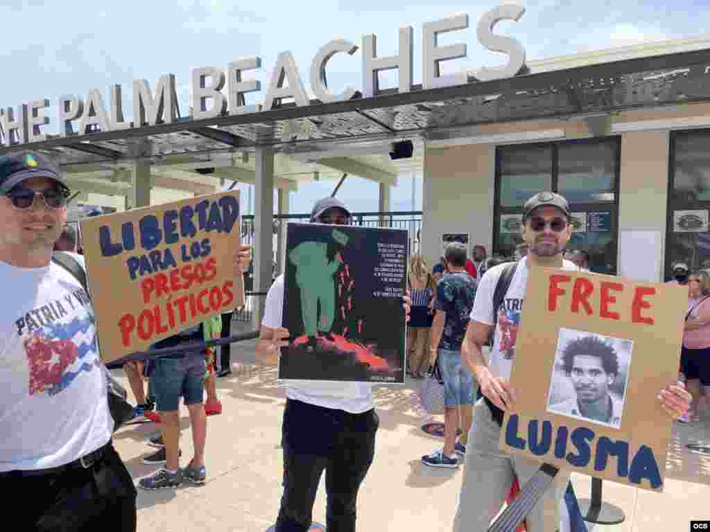 Carteles en favor de Luis Manuel Otero Alcántara