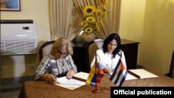 Cuba y Venezuela firman acuerdo migratorio.