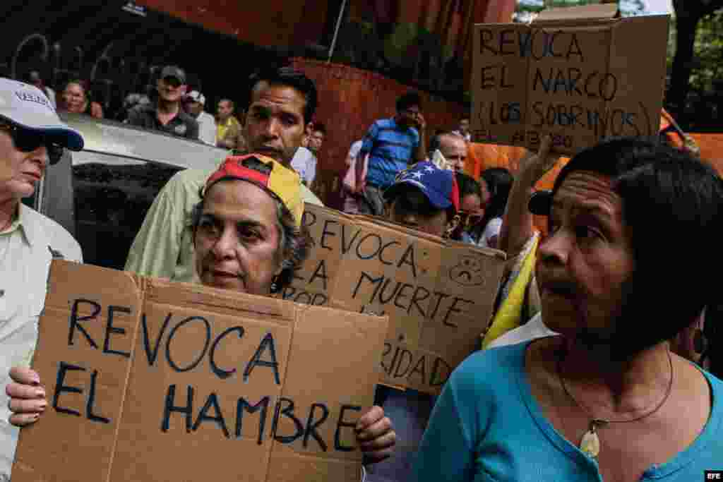 Marcha para pedir avances en el proceso de activación del referendo revocatorio a Maduro.