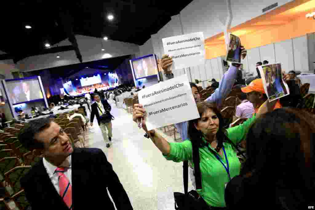 Los integrantes de la delegación oficialista cubana sabotean el "Foro de la sociedad civil y actores sociales".