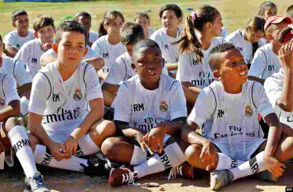 La popularidad del fútbol en Cuba ha ido creciendo en los últimos años, principalmente entre las generaciones más jóvenes. 