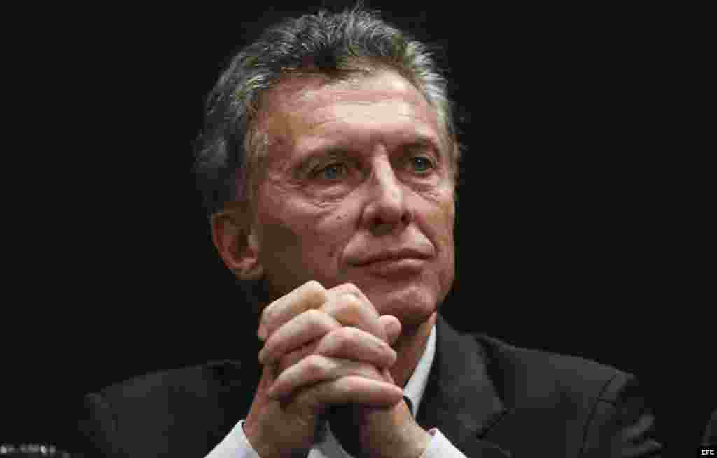 Fotografía de archivo tomada el 23 de noviembre de 2015 que muestra al presidente argentino, Mauricio Macri, en Buenos Aires (Argentina) hoy, 4 de abril de 2016. El jefe de Estado argentino, Mauricio Macri, "nunca tuvo ni tiene" una participación en el c