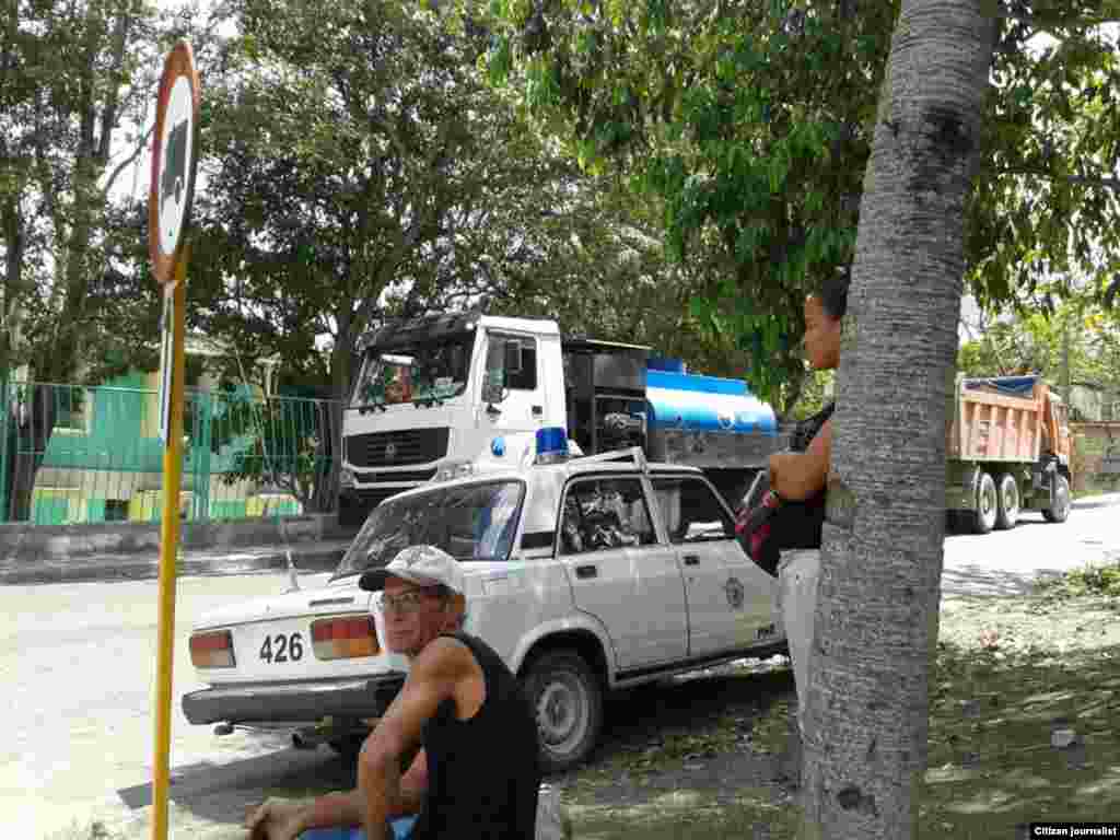Dos obreros muertos murieron electrocutados en San Francisco de Paula por negligencia de la Empresa de Saneamiento de Aguas de La Habana, según el reportero independiente Steve Maikel Pardo. 