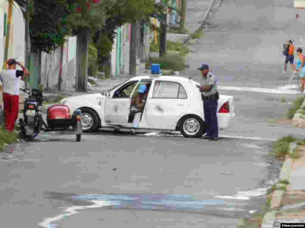 Refuerzan operativos en los alrededores de la sede de las Damas de Blanco Foto Angel Moya
