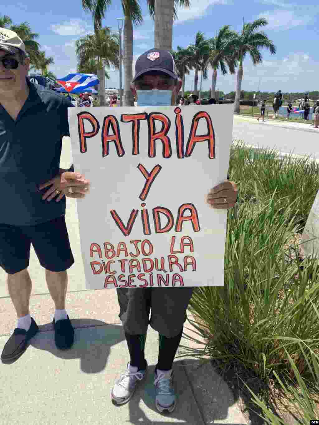 Imágenes de los exiliados en el juego Cuba vs Venezuela