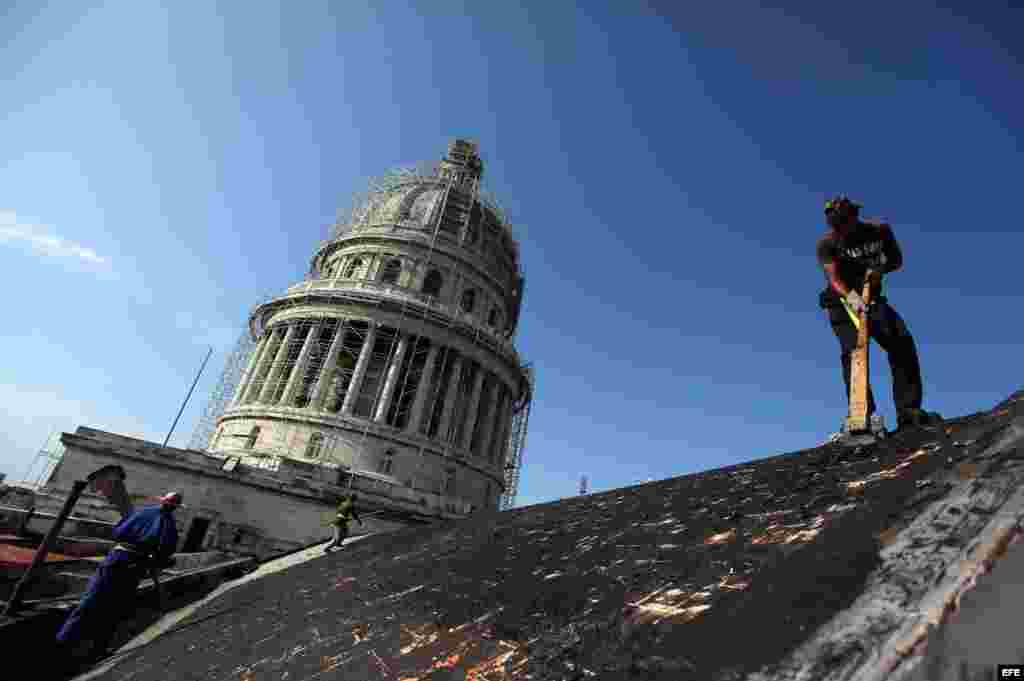 Vista general de la fachada del Capitolio Nacional de Cuba.