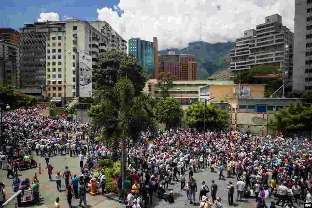 La "Toma de Caracas", marcha convocada hace semanas por la alianza de partidos Mesa de la Unidad Democrática (MUD) busca presionar al Poder Electoral por la agenda del referendo, que impulsa la oposición, para revocar al presidente venezolano Nicolás Maduro 